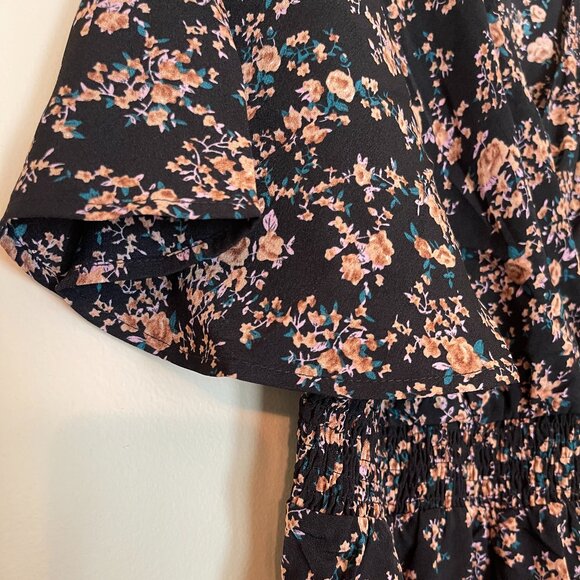 Boho Chic Flutter Sleeve Dress - Picture 3 of 5